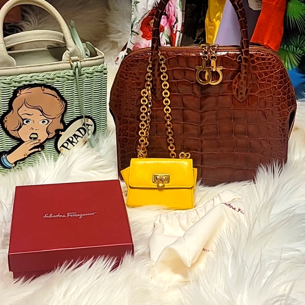 Vintage Salvatore Ferragamo kira belt bag